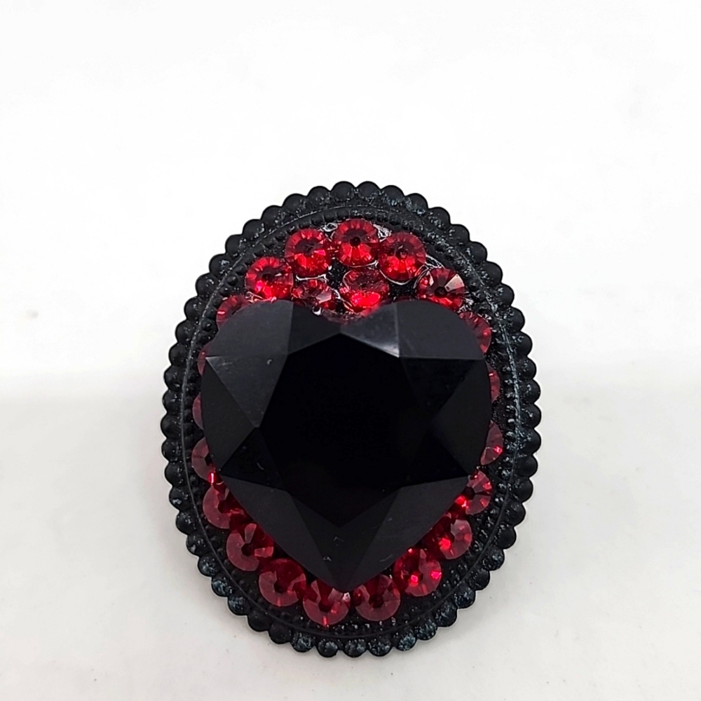 SWAROVSKI JET BLACK 🖤RHINESTONE HEART COCKTAIL RING